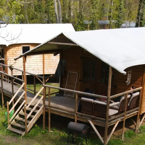 Village_Champagne-cabane_trappeur-01